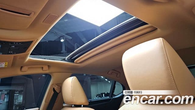 Lexus ES300h 7세대 Executive, 2026 16