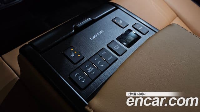 Lexus ES300h 7세대 Executive, 2026 17