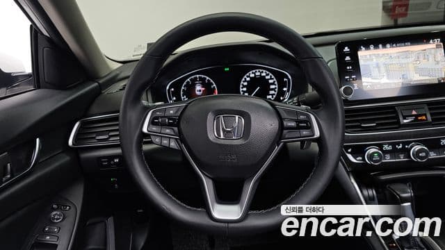 Honda Accord 10세대 1.5 турбо, 2018 13