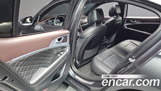 Genesis G70 Elite, 2020 12