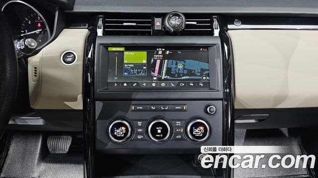 Land Rover Discovery 5 3.0 SD6 SE, 2019 15