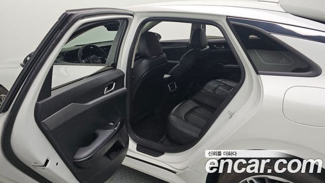 Kia K5 3세대 Trendy, 2021 12