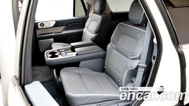 Lincoln Navigator 4세대 3.5L чёрный Label, 2023 12