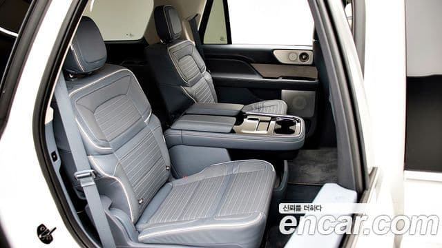 Lincoln Navigator 4세대 3.5L чёрный Label, 2023 13