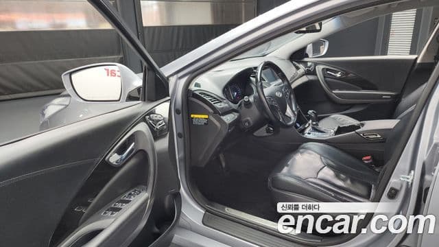 Hyundai Grandeur HG Modern, 2015 10