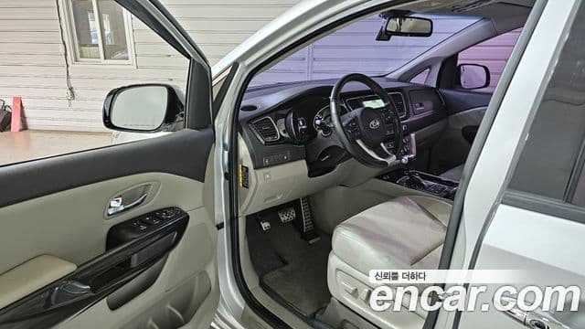 Kia All New Carnival Prestige, 2016 11