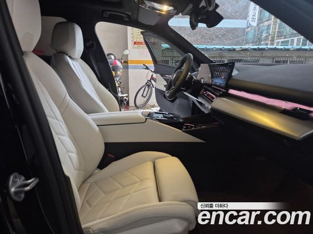 BMW 5시리즈 (G60) 523d M Sport, 2025 10