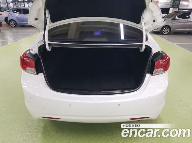Hyundai Avante MD M16 GDI Smart, 2013 9