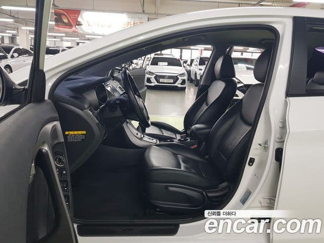 Hyundai Avante MD M16 GDI Smart, 2013 10
