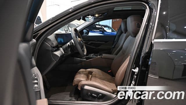 BMW 5시리즈 (G60), 2025 12