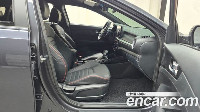 Kia The / новый New K3 2세대 Signature, 2023 11