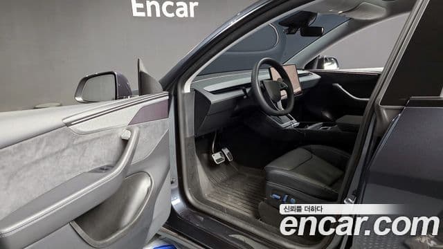 Tesla модель Y Long Range, 2025 10