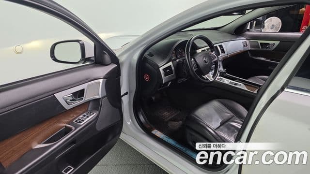 Jaguar New XF X250, 2015 11