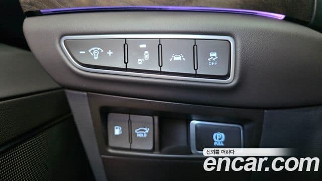 Genesis G90 Premium Luxury, 2019 18