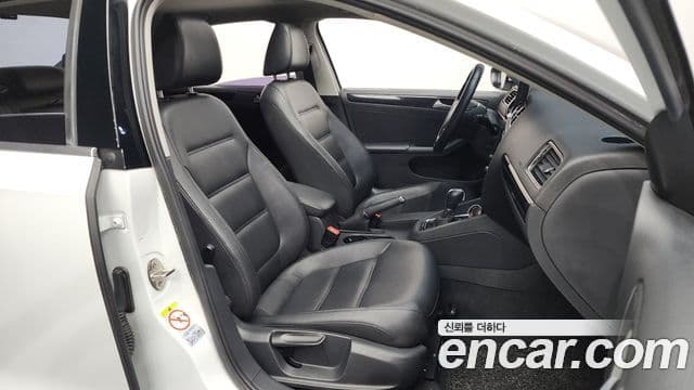 Volkswagen New Jetta 6세대, 2015 11