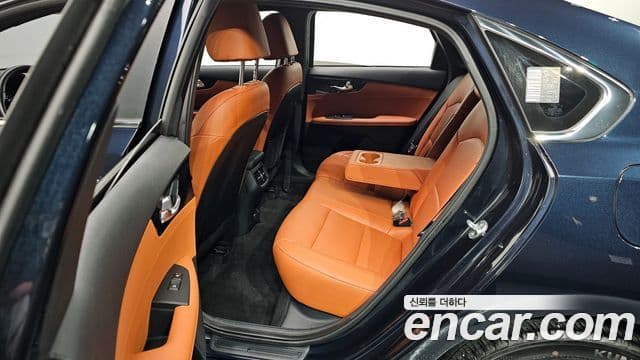 Kia The / новый New K3 2세대 Signature, 2023 11