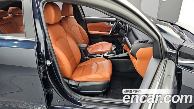 Kia The / новый New K3 2세대 Signature, 2023 13