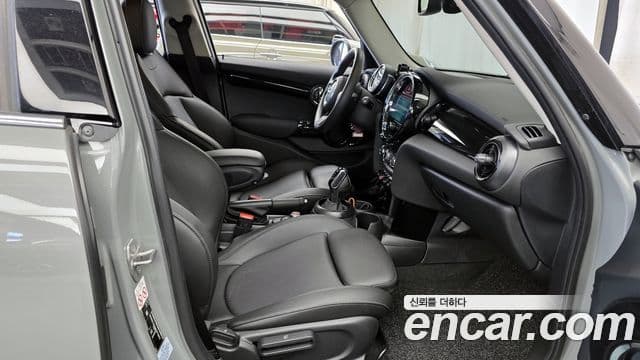 Mini Cooper 3세대, 2022 11