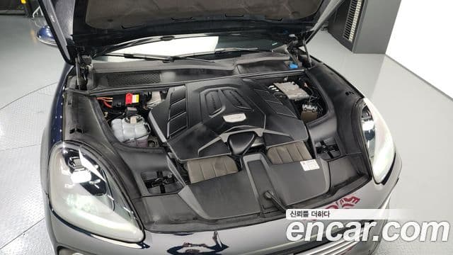 Porsche Cayenne (PO536), 2021 6