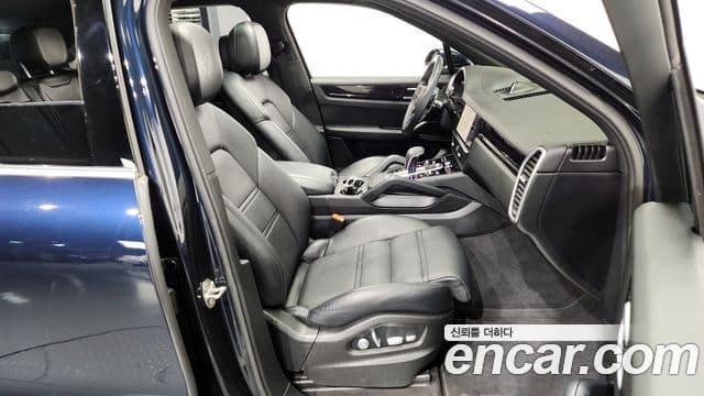 Porsche Cayenne (PO536), 2021 11