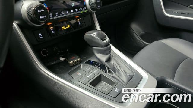 Toyota RAV4 5세대 2.5 2WD гибрид XLE, 2023 9