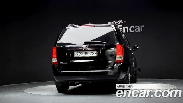 Kia Carnival R Premium, 2014 4