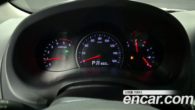 Kia Carnival R Premium, 2014 8