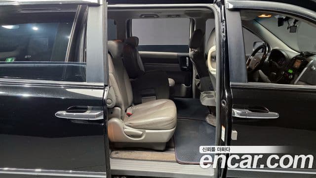 Kia Carnival R Premium, 2014 12