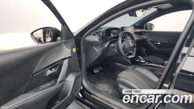 Peugeot e-208 2세대 GT, 2021 10