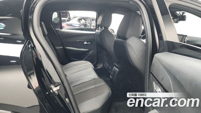 Peugeot e-208 2세대 GT, 2021 12