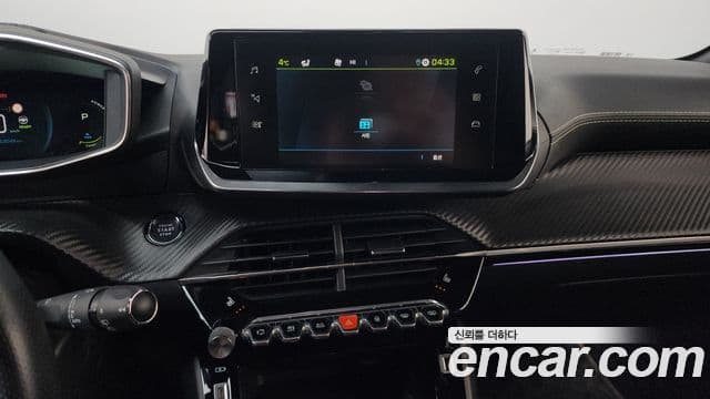 Peugeot e-208 2세대 GT, 2021 14