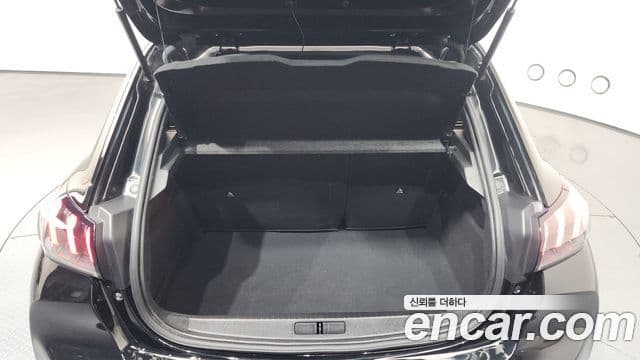 Peugeot e-208 2세대 GT, 2021 20