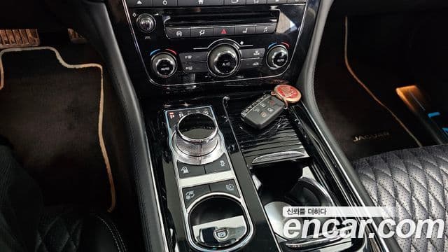 Jaguar All New XJ X351, 2019 9