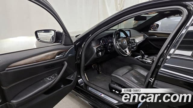 BMW 5시리즈 (G30) 520d xDrive M Sport Plus, 2017 10