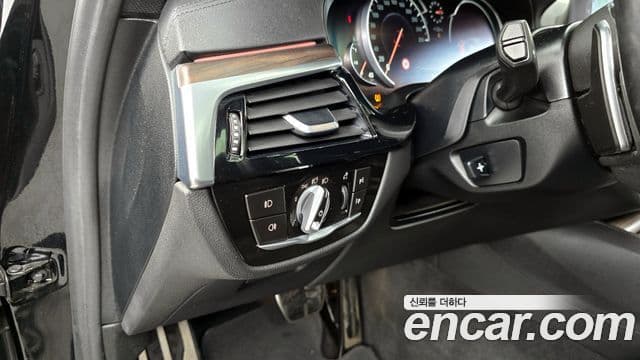 BMW 5시리즈 (G30) 520d xDrive M Sport Plus, 2017 16