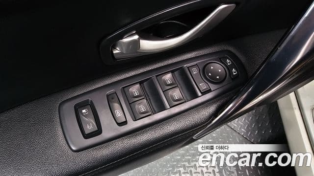 Renault Korea(Samsung) SM7 Nova LPLI 2.0 LPe для людей с инвалидностью, 2016 13