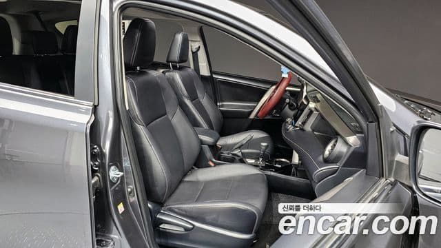 Toyota RAV4 4세대, 2018 12