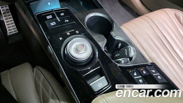 Kia K8 гибрид Signature, 2023 9