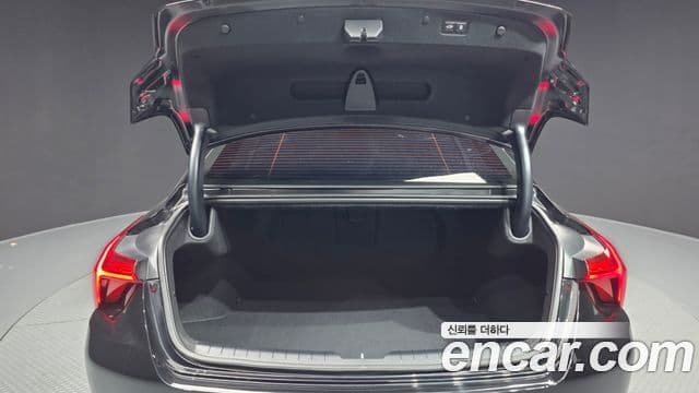 Kia K8 гибрид Signature, 2023 20