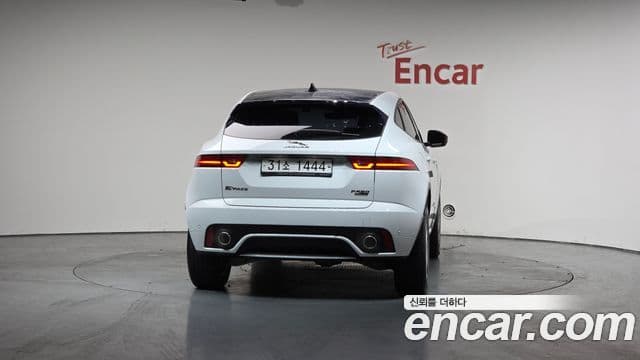 Jaguar E-PACE P250 R-Dynamic SE, 2018 4