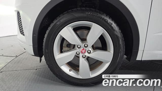 Jaguar E-PACE P250 R-Dynamic SE, 2018 все фото