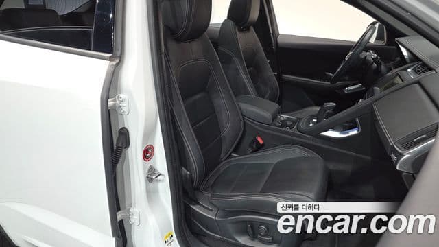 Jaguar E-PACE P250 R-Dynamic SE, 2018 10