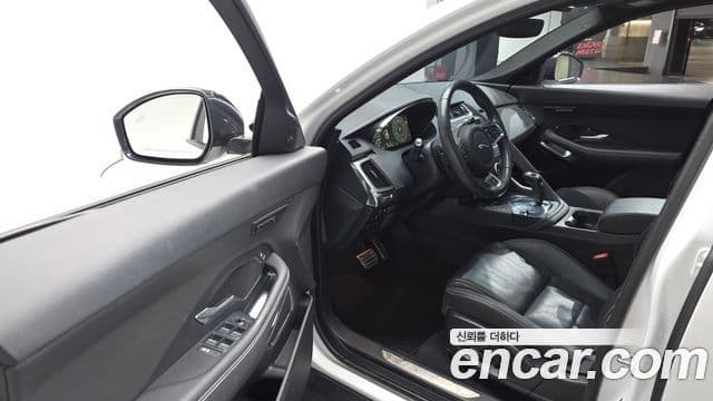 Jaguar E-PACE P250 R-Dynamic SE, 2018 11