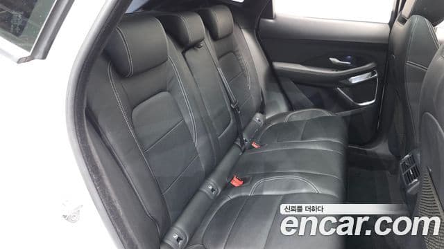 Jaguar E-PACE P250 R-Dynamic SE, 2018 12