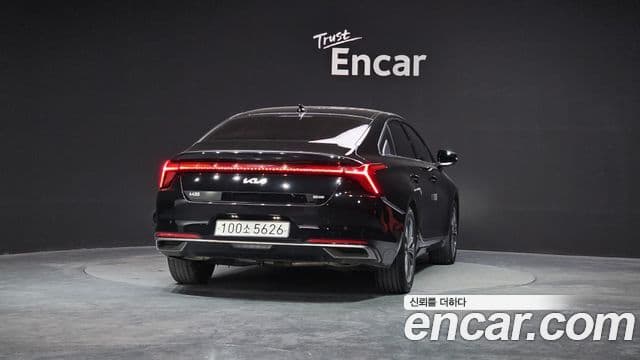 Kia K8 гибрид Signature, 2023 4
