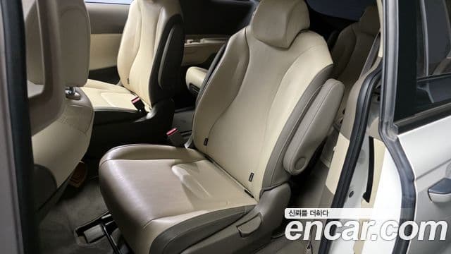 Kia Carnival 4세대 Prestige, 2022 11