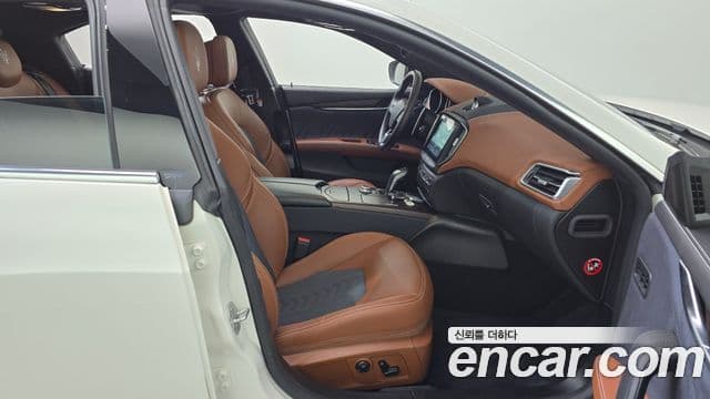 Maserati 기블리 3세대, 2020 11