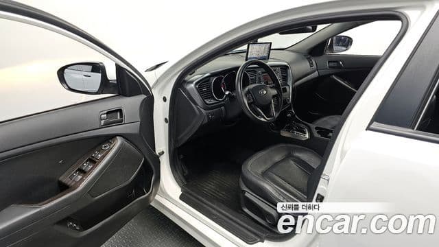 Kia K5 LPI Deluxe, 2012 11