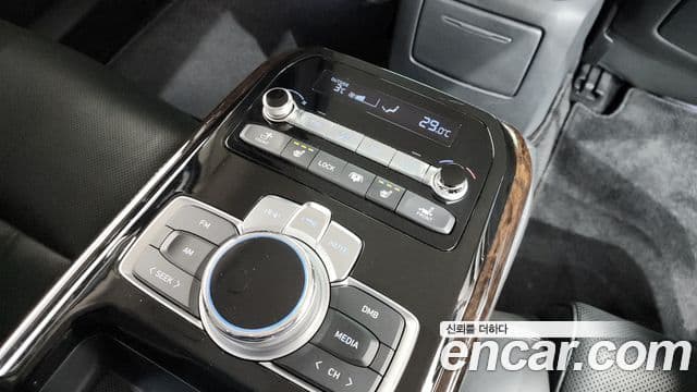 Genesis G90 Premium Luxury, 2019 19