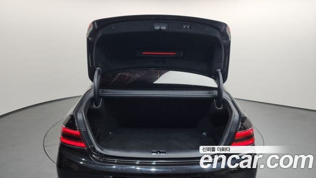 Genesis G90 Premium Luxury, 2019 20